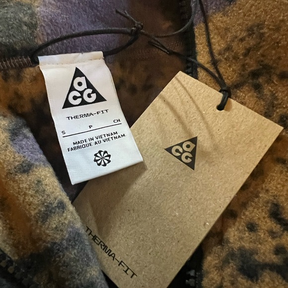 NIKE ACG THERMA-FIT 1/2-ZIP Fleece WOLF TREE - Picture 7 of 8